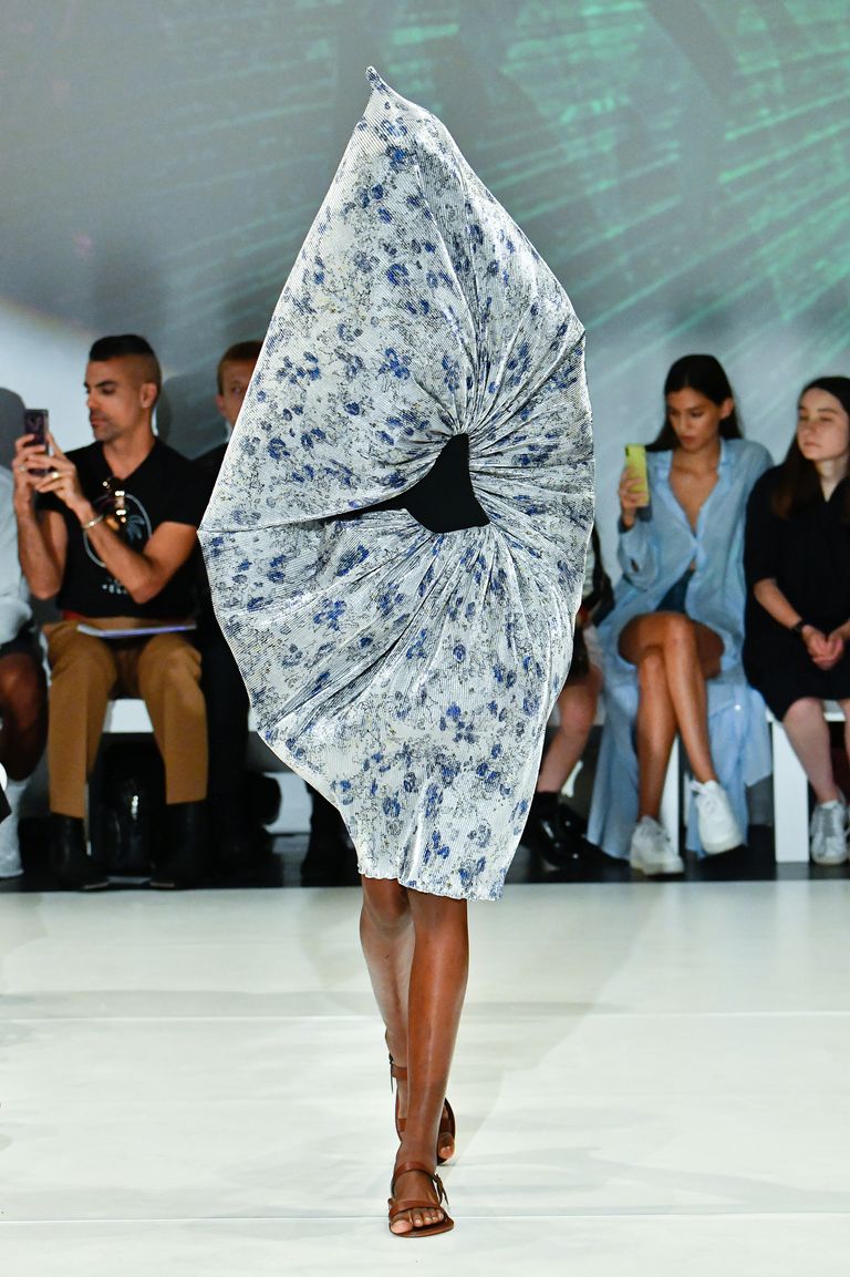 Fashion Week Trends That Are a Nightmare to Poop In